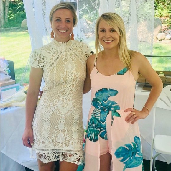 Super down size small white dress - Picture 4 of 5